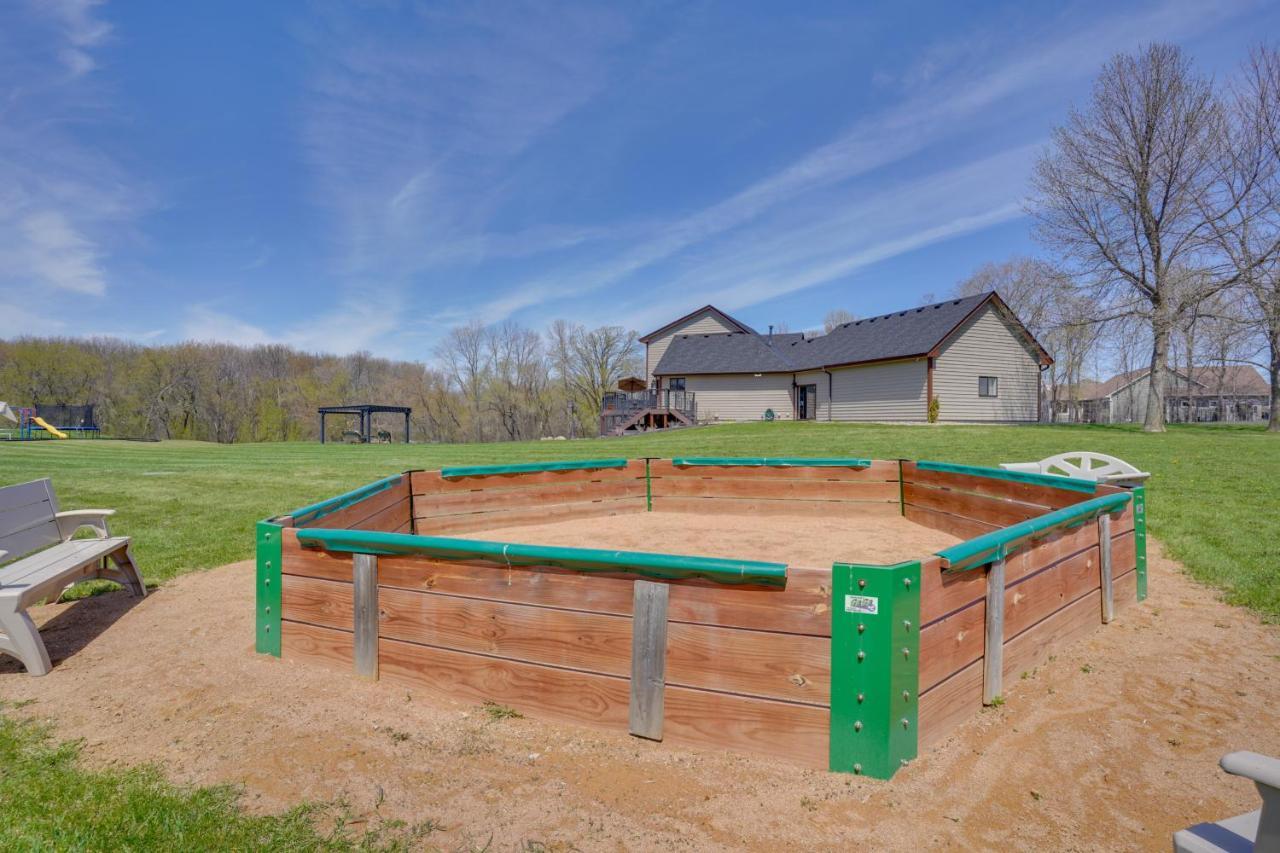 Expansive Shakopee Vacation Rental On 5 Acres! エクステリア 写真